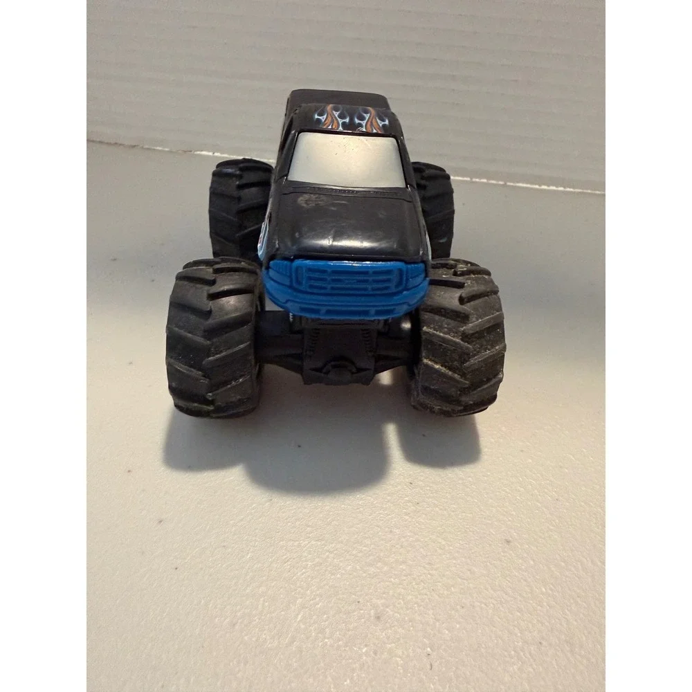 Hot Wheels Monster Jam Truck 2001 Mattel Black Flame Graphics 89853